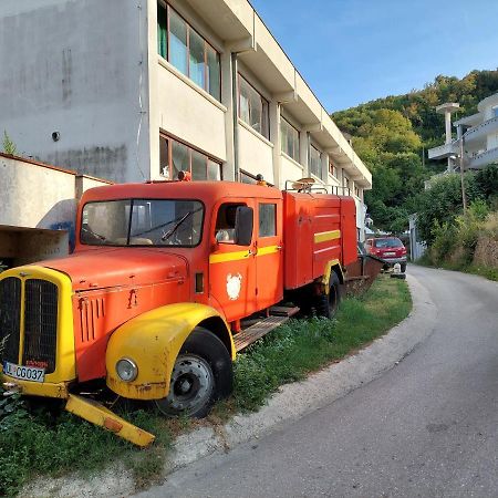 Pirate Backpackers Vandrerhjem Ulcinj Eksteriør bilde