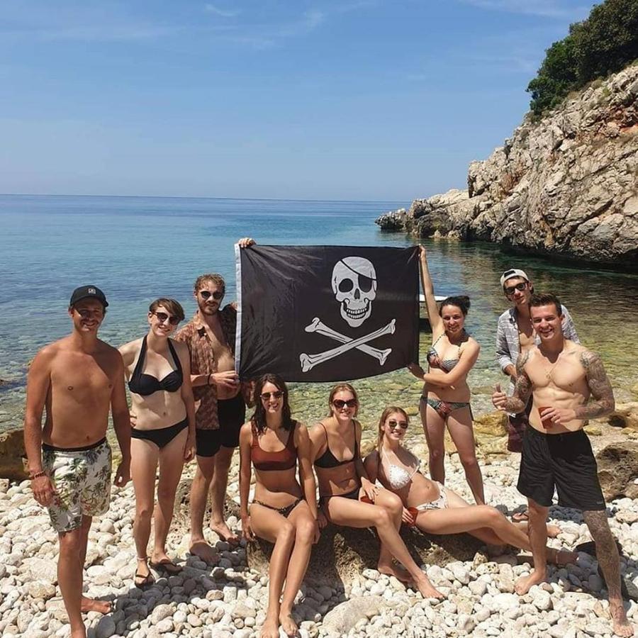 Pirate Backpackers Vandrerhjem Ulcinj Eksteriør bilde